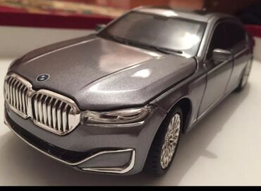 sapawki modelleri: BMW 7G 12 avtomobil modeli 1:24 Qapılarkapot,baqaj açılır. Güzgülər