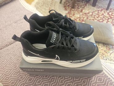 nike huarache kişi krossovkaları: Nike, Ölçü: 38.5, rəng - Qara, Yeni