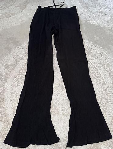 Zara pantalone elasticne u struku,sa razrezima na nogavicama