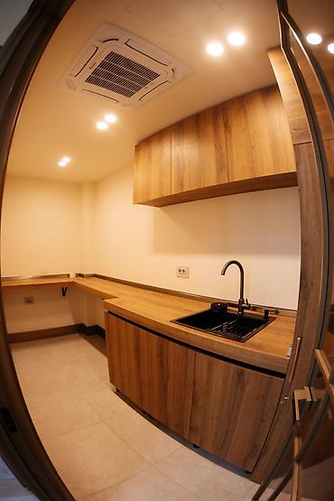 bartee: 2 556 000 AZN 213 m² Sahə Çıxarış Təmir Satılır obyekt 213 m², Ağ — 9