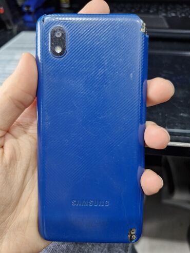 samsung китай: Samsung Galaxy A01 Core, Б/у, 4 ГБ, цвет - Синий, 2 SIM