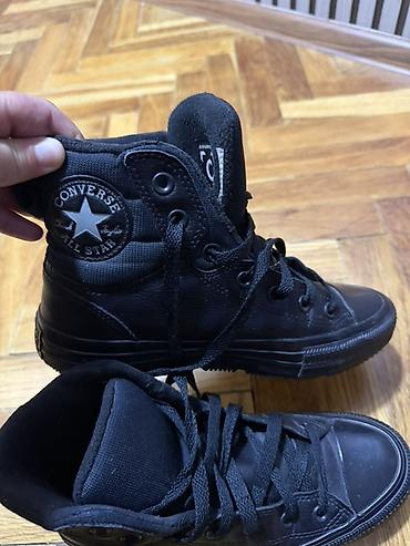 a klasa patika: Converse Chuck Taylor All Star – visoke patike, potpuno crne - Model — 1