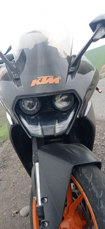 Мотоциклы и мопеды: KTM 250r
2016 год
состояние идеальное 
вложений нет
продаю или меняю
