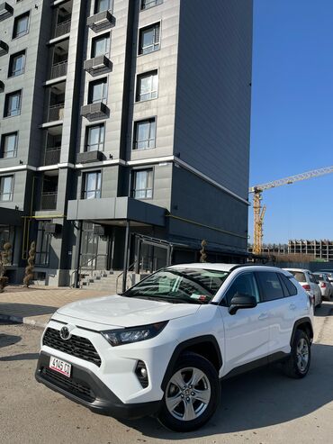 Toyota: Toyota RAV4: 2020 г., 2.5 л, Автомат, Бензин, Кроссовер