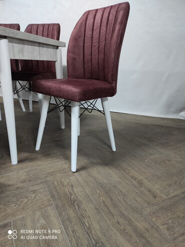 Setovi stolova i stolica: CENA KOMPLETA 29000 din STOLICA Boja -Bordo Materijal-metalni ram — 2