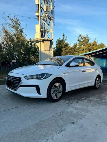 ауди 100 салон: Hyundai Elantra: 2019 г., 1.6 л, Автомат, Электромобиль, Седан