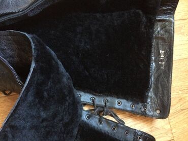 Другая женская обувь: ! Много отличной женской обуви! 41-42 размер -черные замшевые — 12