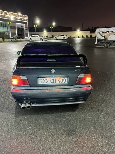 BMW: BMW 3 series: 1.8 l | 1996 il Sedan — 6