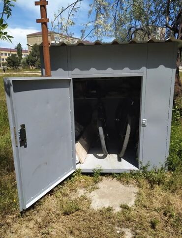mağaza üçün konteyner: Metalkonstruksiya anbar/konteyner – açılan qapılı, asma qıfıl üçün