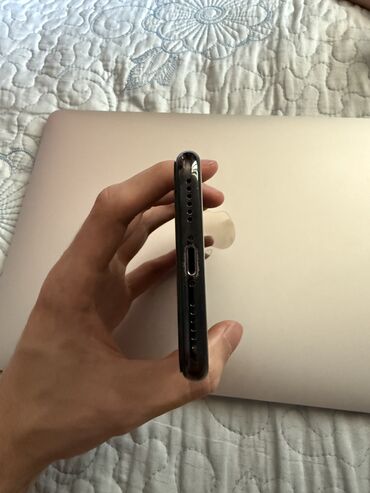 Apple iPhone: IPhone X, 64 GB, Space Gray, Face ID — 6