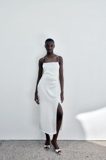 белое платье вечернее: Вечернее платье, Коктейльное, Длинная модель, Атлас, Без рукавов, XS (EU 34)