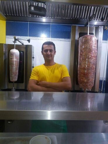 Ofisiantlar: Dönerçi iṣi axtarıram. 2010 cu ilden dönerçi isleyirem.butun