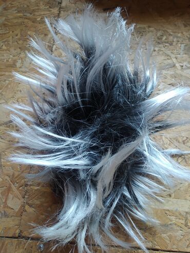 Perike i klipse: Prodajem tri perike,crvena,braon i ombre,1500 cena po komadu !!! — 8