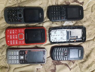 скупка старых телефонов: Продаю на запчасти. Состояние всего видно на фото. Всего 6