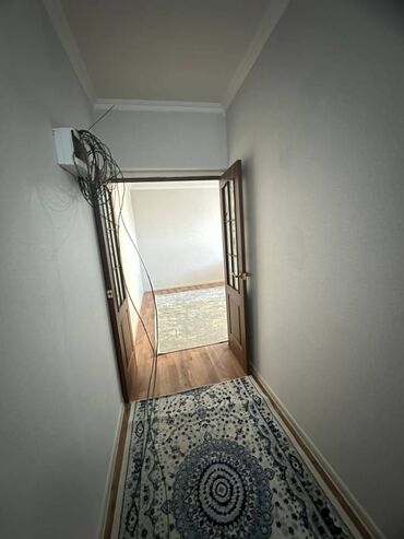 квартиры на час кок жар: 1 бөлмө, 45 кв. м, 106-серия жакшыртылган, 3 кабат, Косметикалык ремонт