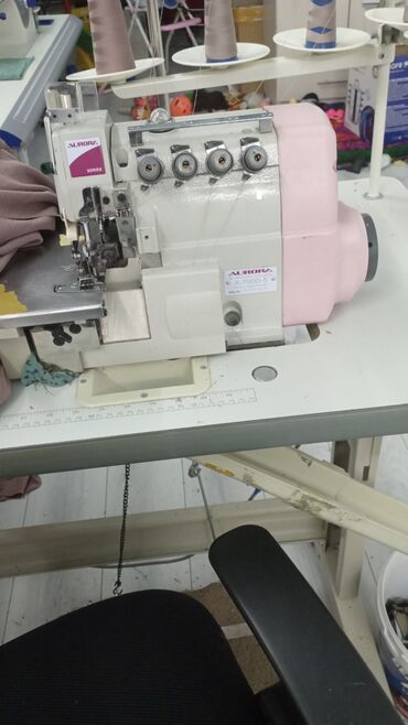 продажа швейной машинки: Швейная машина Оверлок, Полуавтомат