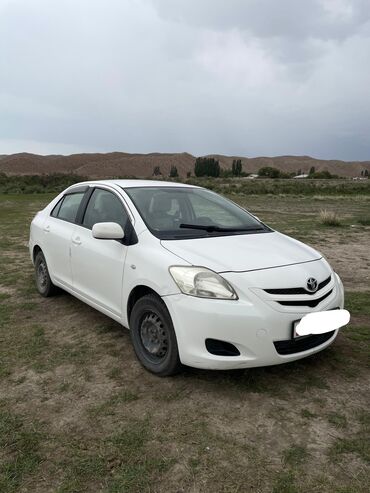круизер 80: Toyota Yaris: 2008 г., 1.1 л, Автомат, Бензин, Седан