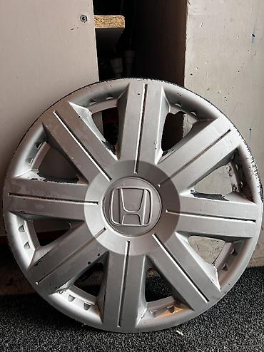 e6 3: Продаю колпаки Honda Fit/Jazz R14. 	•	Комплект: 4 штуки 	•	Все — 5