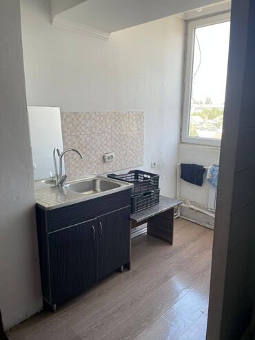 Продажа квартир: 1 комната, 16 м², Общежитие и гостиничного типа, 4 этаж, Старый ремонт