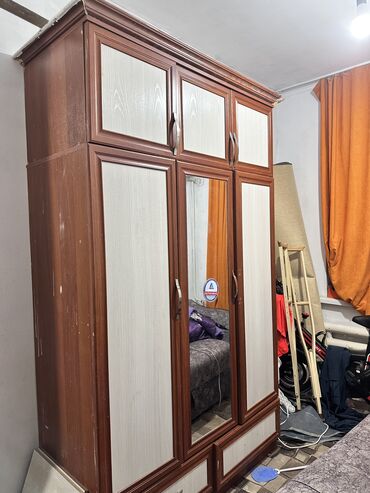 отдам даром мебель бишкек: Шифоньер, Колдонулган, Түз, түсү - Күрөң, МДФ