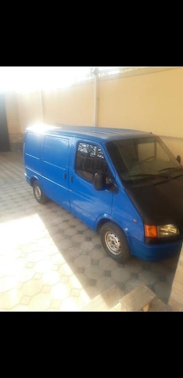 1999 ford transit: Ford Transit yük mikroavtobusu - Kuzov: qapalı furqon, mavi rəng, ön — 1