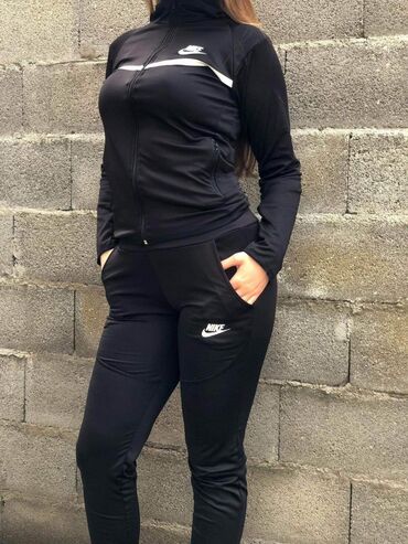 Gornji i donji deo: Mokra likra m,l,xl,2xl 
22 eura na seriju,na komad 3100 din — 2