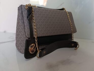 Torbe: Torbe 
Velike cena 4100din, manje po 3000din — 24