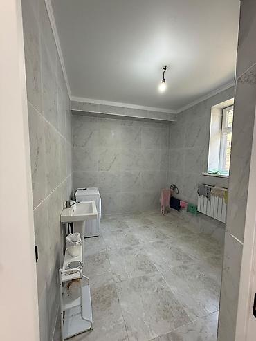 жаны уйлор: 6 бөлмө жана андан көп, 280 м², 5 соток, Бишкек, Достук мкр Менчик ээси — 6