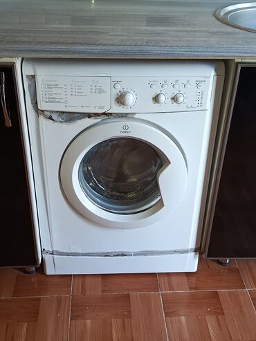 qurutma aparatı: Paltaryuyan maşın Indesit, 5 kq, İşlənmiş, Avtomat, Qurutma var