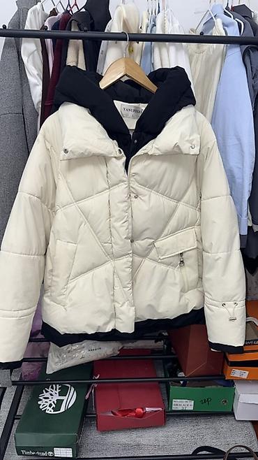 Пуховик, Короткая модель, Стеганый, L at lalafo.kg Пуховик, Короткая модель, Стеганый, L