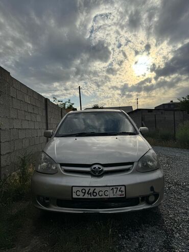 Toyota: Toyota Platz: 2002 г., 1.5 л, Автомат, Бензин, Седан