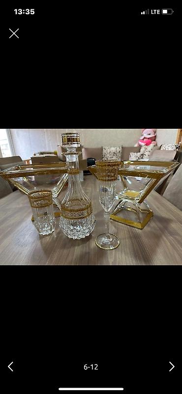 Digər dəstlər və servizlər: Astra Gold.Karacadan alınıb 2 meyvə qabı,1 qrafinka,12 su bakalı,12 — 5