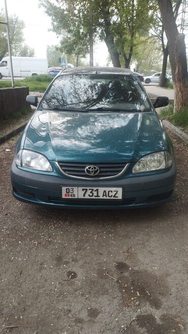 Toyota: Toyota Avensis: 2001 г., 2 л, Механика, Бензин, Седан