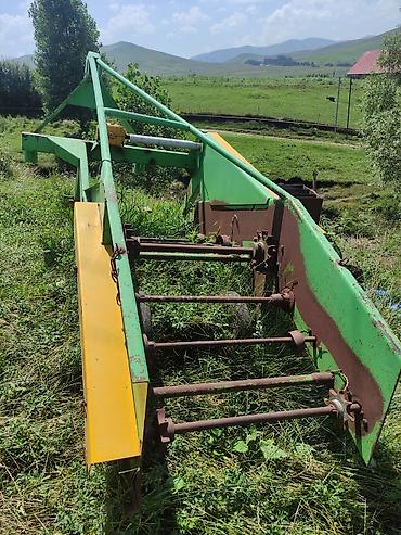 Traktorlar: Lovol 504-B traktor - Güc sinfi: təxminən 50 a.g. (504 seriyası) - — 9