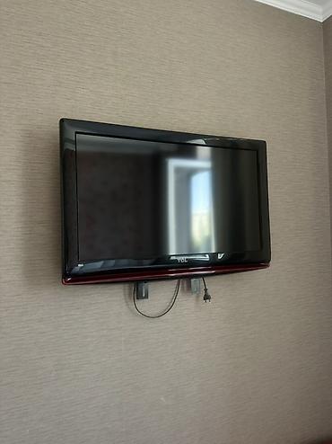 Телевизоры: Телевизор TCL, в отличном состоянии . Работает кабельное тв (акнет/ — 5