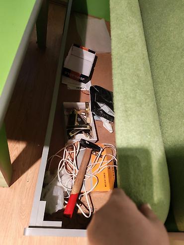 soba mebel ici: (RAZİLAŞMA MÖVCUDDUR) Yaşıl rəngdə mətbəx həm dəsti Tərkibi: - Künc — 3