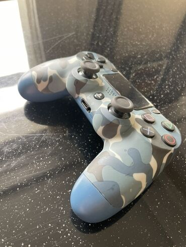 ipod touch: Sony PlayStation 4 DualShock 4 idarəetmə pultu – Blue Camouflage rəng