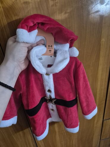 Ostala dečija odeća: 2 vrste komplet odelca za Deda Mraza. 1. Plišana pidžamica i — 11