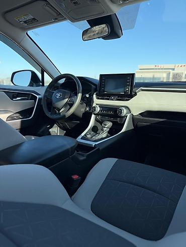 Toyota: Toyota RAV4: 2021 г., 2.5 л, Автомат, Гибрид, Кроссовер — 9