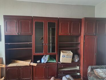 полки для телевизора: Отдам шкаф за договорнцю цену