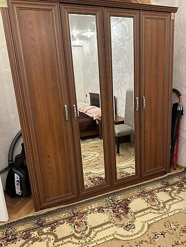 Klassik üslubda yataq otağı dəsti Tərkibi: - 4 qapılı geniş şkaf (2