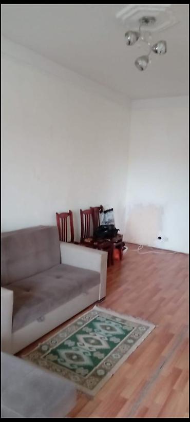 ev satıram: Bakı, 6-cı mikrorayon, 1 otaqlı, Köhnə tikili, m. Nəsimi, 35 kv. m — 1