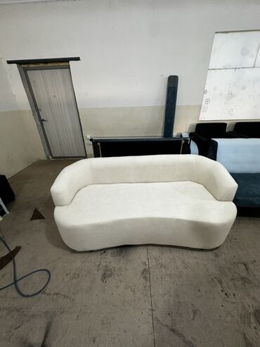 набор кухонный: Прямой диван, Трехместный