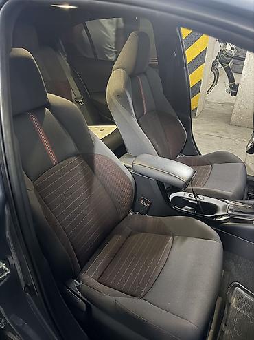 арзан машина сатып алам: Toyota Corolla: 2023 г., 1.8 л, Автомат, Гибрид, Седан — 4