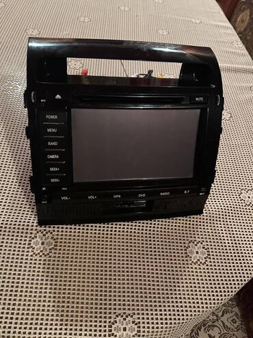 Monitorlar: 2013 Land cruiser monitor her bir sey işləyir sadece yeni monitor