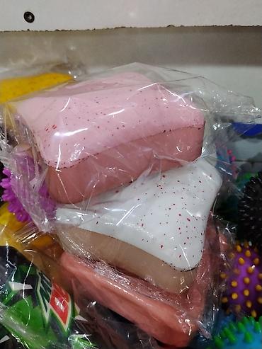 Антистресс-игрушка Squishy «Пуф-кирпичик» - Мягкий сквиши в форме at lalafo.kg Антистресс-игрушка Squishy «Пуф-кирпичик» - Мягкий сквиши в форме