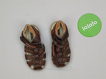 trencz pull and bear: Sandałki 15 i mniejsze, Używany — 2