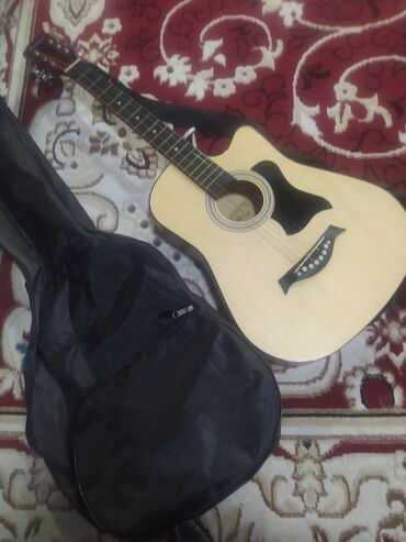 гитара сатам: Продаю гитару почти новая, идеальное состояниецена 3000с,с чехлом