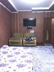 токмок дом продажа: 3 комнаты, 70 м², Индивидуалка, 2 этаж, Старый ремонт