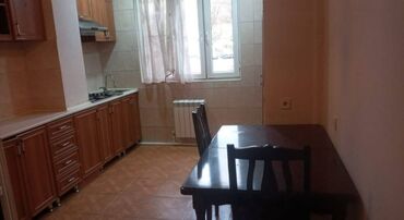 Uzunmüddətli kirayə mənzillər: Həzi Aslanov metrosu yaxınlığı,Gəncə pr,Xəzər univermağı ilə üzbəüz,5 — 7